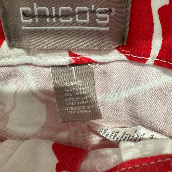 Chicos sz 1 (8) Red and White Floral capris - Picture 3 of 4